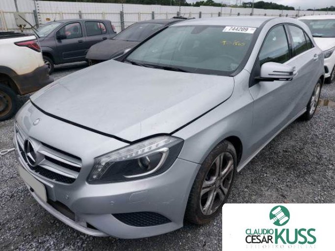 MERCEDES BENZ A200 15/15