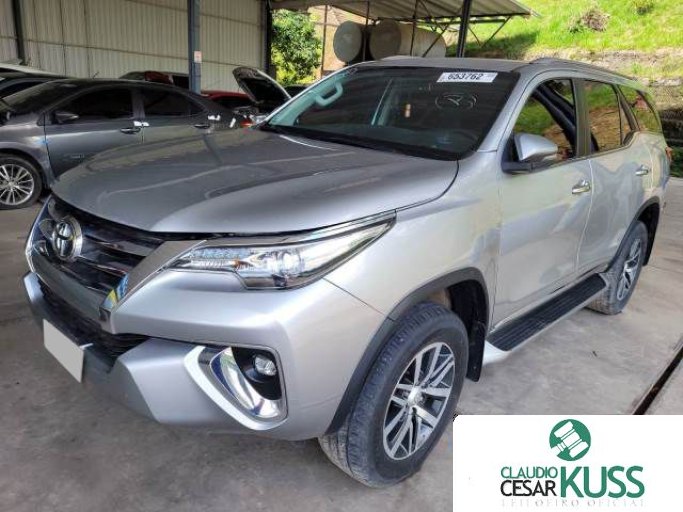 TOYOTA HILUX SW4 17/17